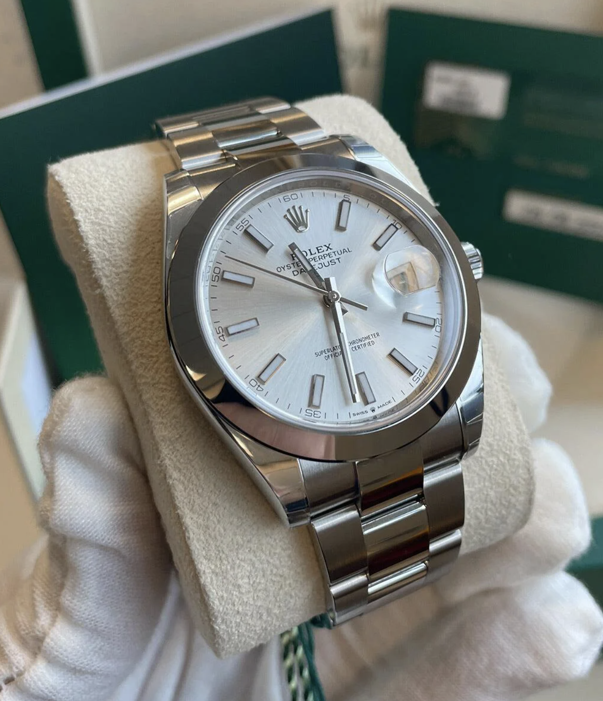 Rolex Datejust 41 White Dial Steel Bracelet $8,369.12$ - Winder